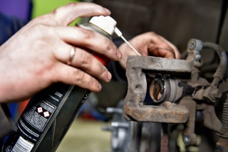 Профилактика тормозных суппортов Dodge Stealth   Профилактика тормозных суппортов Dodge Stealth