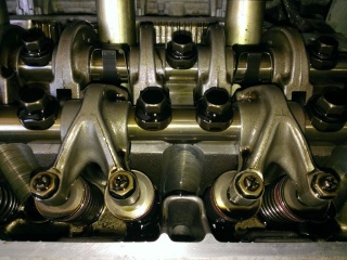 Замена гидрокомпенсаторов Dodge Stealth   Замена гидрокомпенсаторов Dodge Stealth