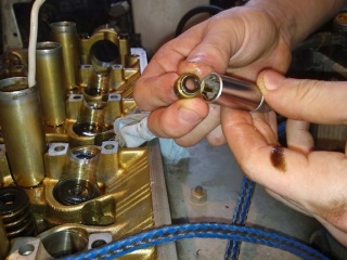 Замена маслосъемных колпачков Dodge Stealth   Замена маслосъемных колпачков Dodge Stealth