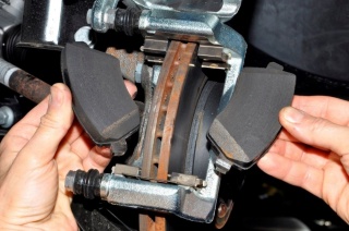 Замена тормозных колодок Dodge Nitro  в Жуковском